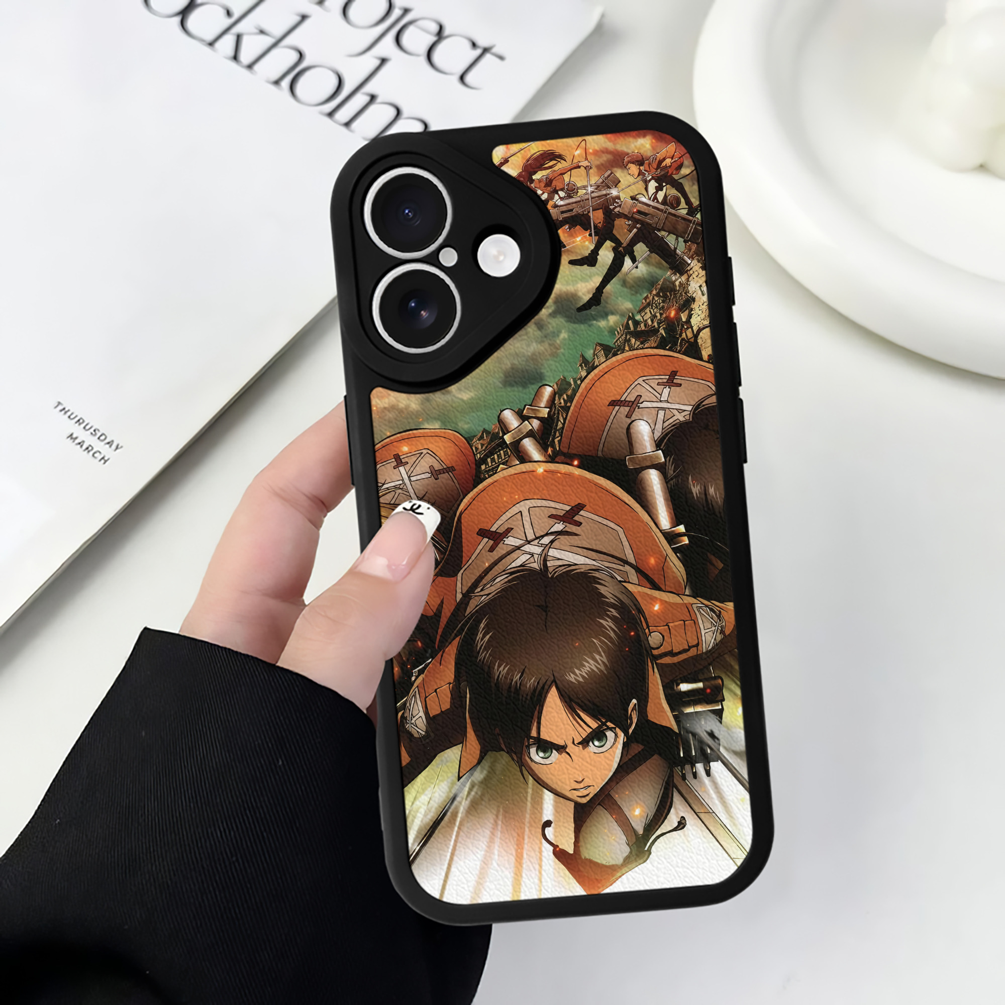 （画像用） 進撃の巨人 Attack on Titan 【iPhone 16シリーズ対応】シリコンスマホケース（レザー調） 材質：シリコン